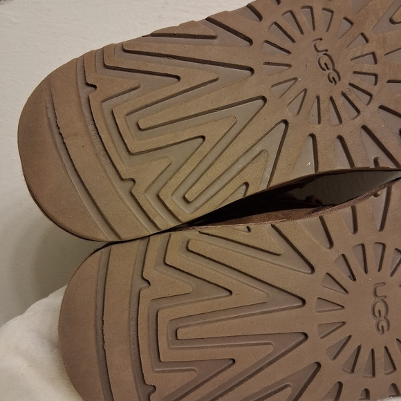 Men's Brown UGG Suede SHEEPSKIN Boots Size 11 - Picture 9 of 16